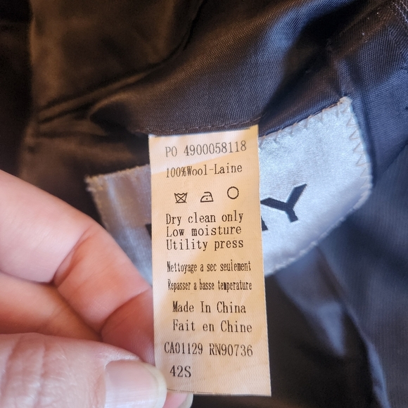 Dkny Men's Black Striped 100% Wool Suit Jacket Size 42S - Picture 4 of 6